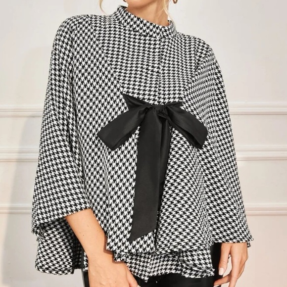 Beautiful woman cape overcoat - Picture 5 of 7